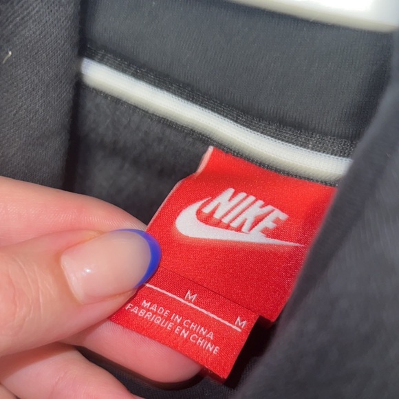 Nike Sweater - Picture 3 of 3